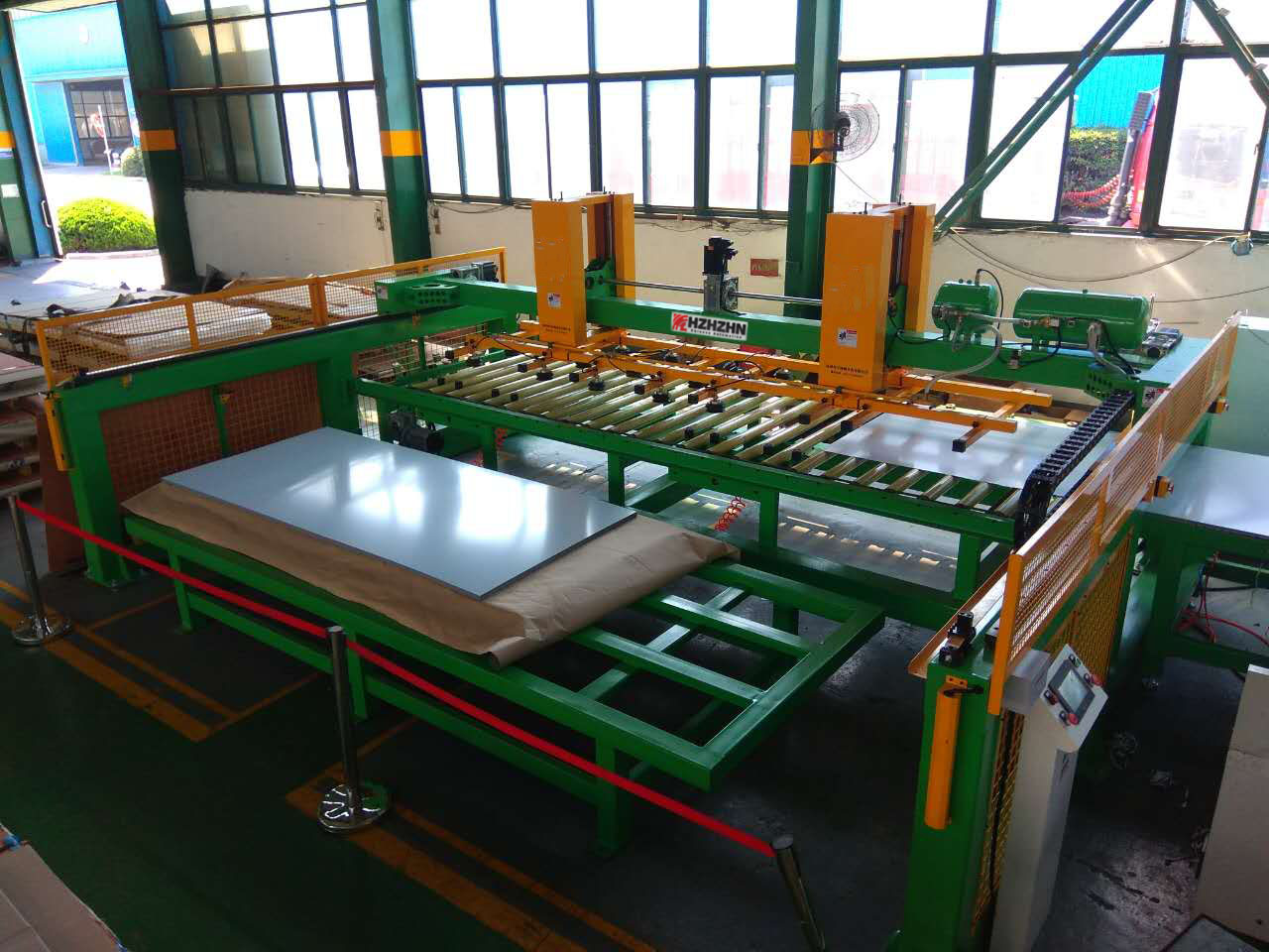 鈑金料庫系統(tǒng)跟激光自動上下料機(jī)的區(qū)別